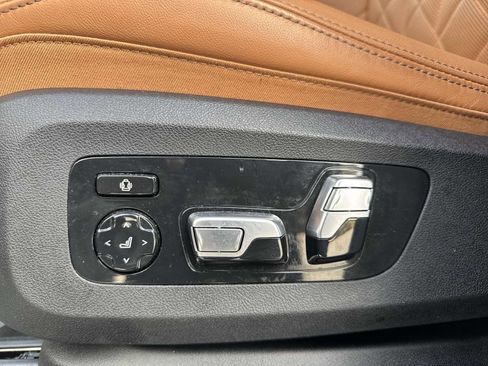 Used 2023 BMW X7 xDrive40i w/ Executive Package image 16