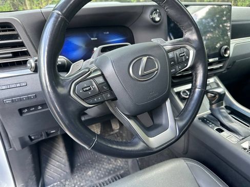 Used 2024 Lexus GX 550 w/ Accessory Package (Z1) AWD/4WD image 4