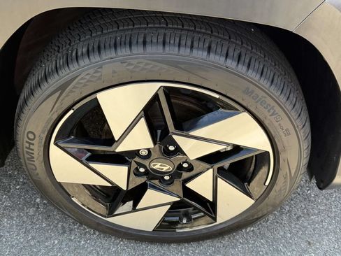 Certified 2024 Hyundai Kona Limited FWD image 9