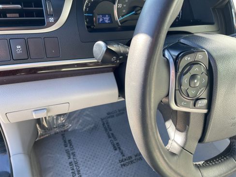 Used 2014 Toyota Camry XLE image 25