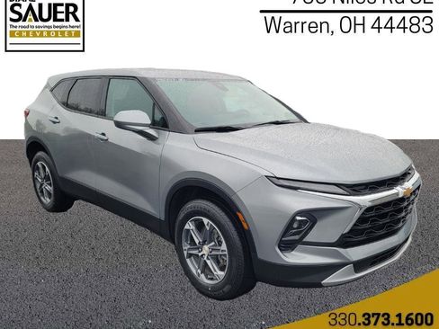 Used 2025 Chevrolet Blazer LT AWD/4WD image 1