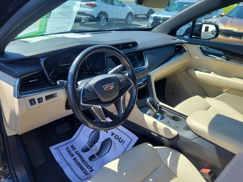 Used 2019 Cadillac XT5 Premium Luxury FWD image 19