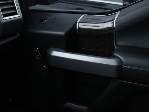 Used 2016 Ford F150 Platinum w/ Equipment Group 701A Luxury AWD/4WD image 19