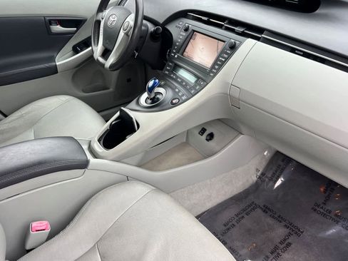 Used 2010 Toyota Prius Five image 16