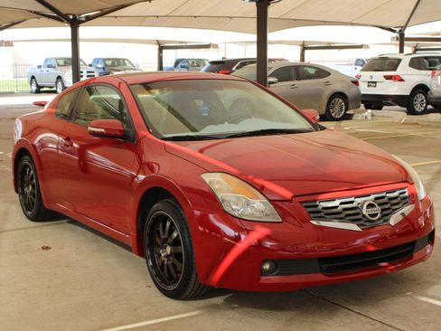 Used 2008 Nissan Altima 3.5 SE image 1