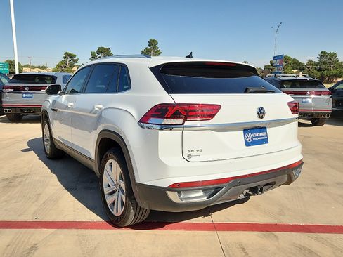Used 2023 Volkswagen Atlas Cross Sport SE FWD image 4