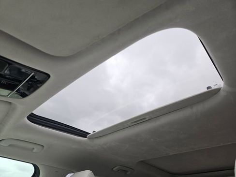 Used 2025 Hyundai Santa Fe Calligraphy image 3