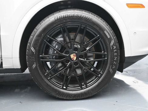 New 2026 Porsche Cayenne AWD/4WD image 23