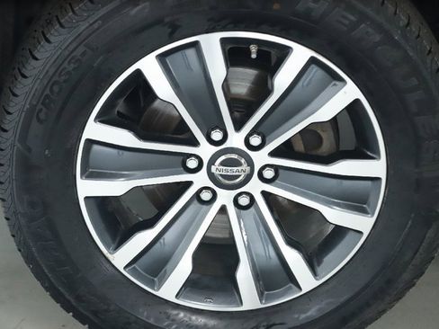 Used 2020 Nissan Armada SL w/ Premium Package image 40