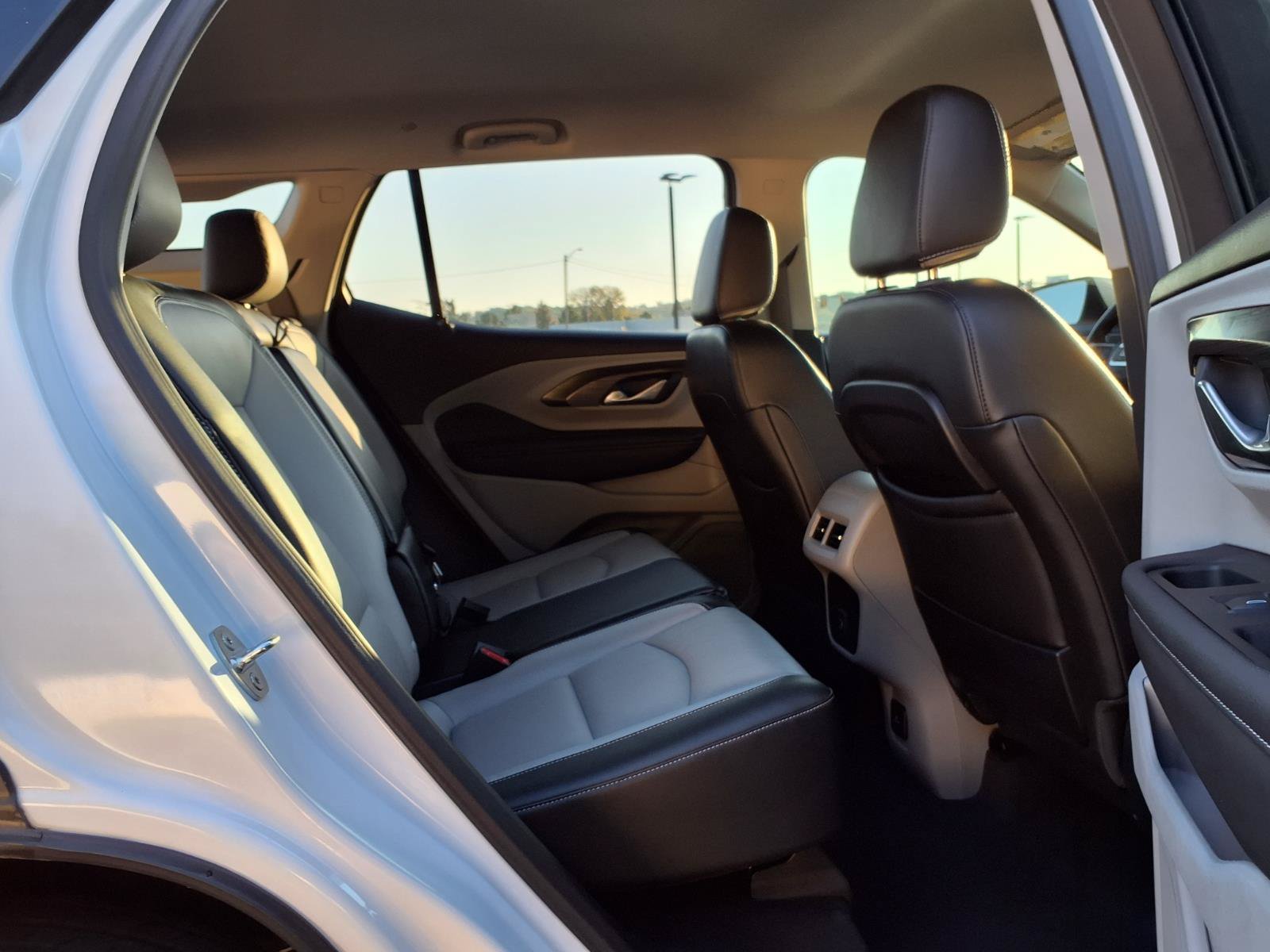 Used 2022 GMC Terrain SLT AWD/4WD image 29