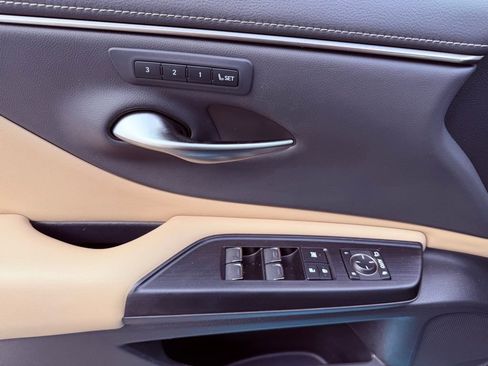 Certified 2021 Lexus ES 350 w/ Premium Package image 18