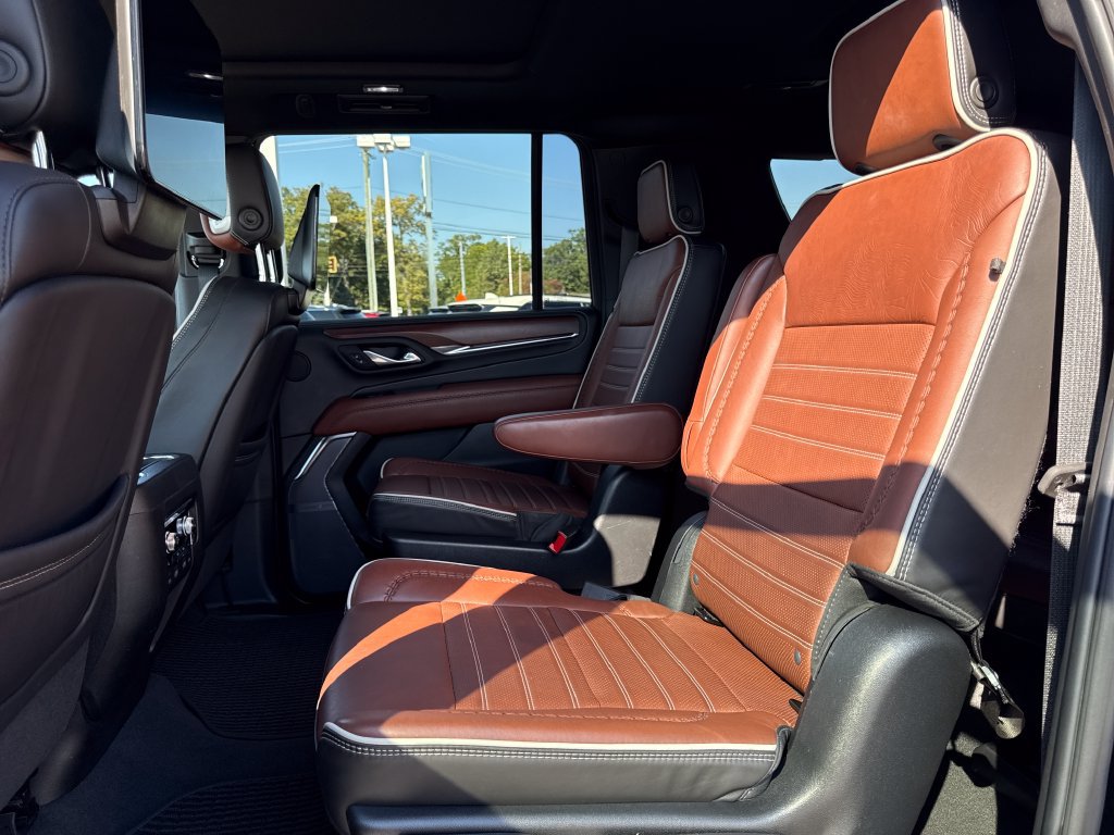 Certified 2023 GMC Yukon XL Denali Ultimate AWD/4WD image 9