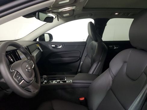 Certified 2025 Volvo XC60 B5 Core image 24