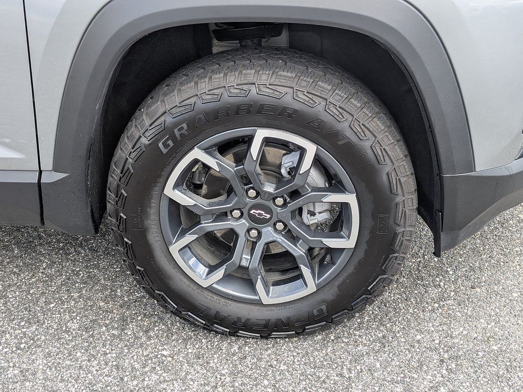 Certified 2026 Chevrolet Equinox ACTIV w/ Convenience Package III FWD image 10