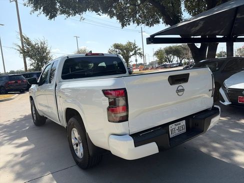Used 2024 Nissan Frontier SV RWD image 22