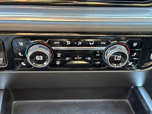 Used 2024 Chevrolet Silverado 1500 High Country w/ Technology Package image 20