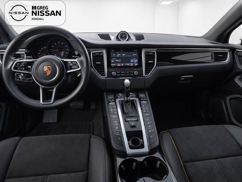 Used 2018 Porsche Macan image 7