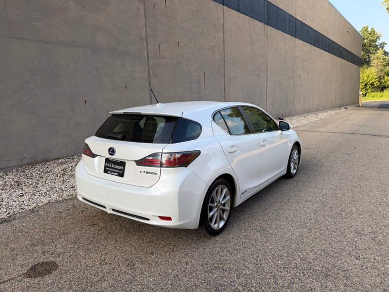 Used 2011 Lexus CT 200h Premium w/ Premium Audio Pkg FWD image 3