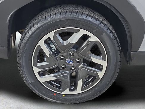 Used 2025 Subaru Forester Limited w/ Popular Package #2 image 8