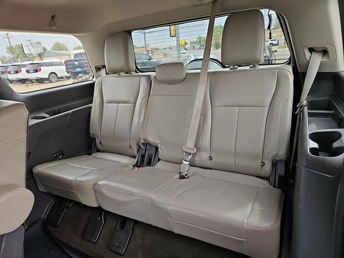 Used 2021 Ford Expedition XLT AWD/4WD image 12