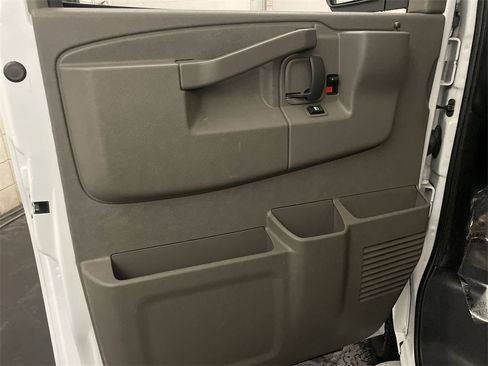 Used 2024 GMC Savana 2500 w/ Driver Convenience Package image 14