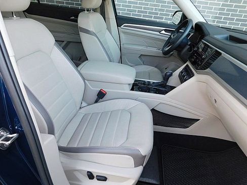 Used 2023 Volkswagen Atlas SEL Premium image 22