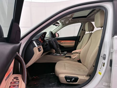 Used 2018 BMW 320i 320i Sedan image 18