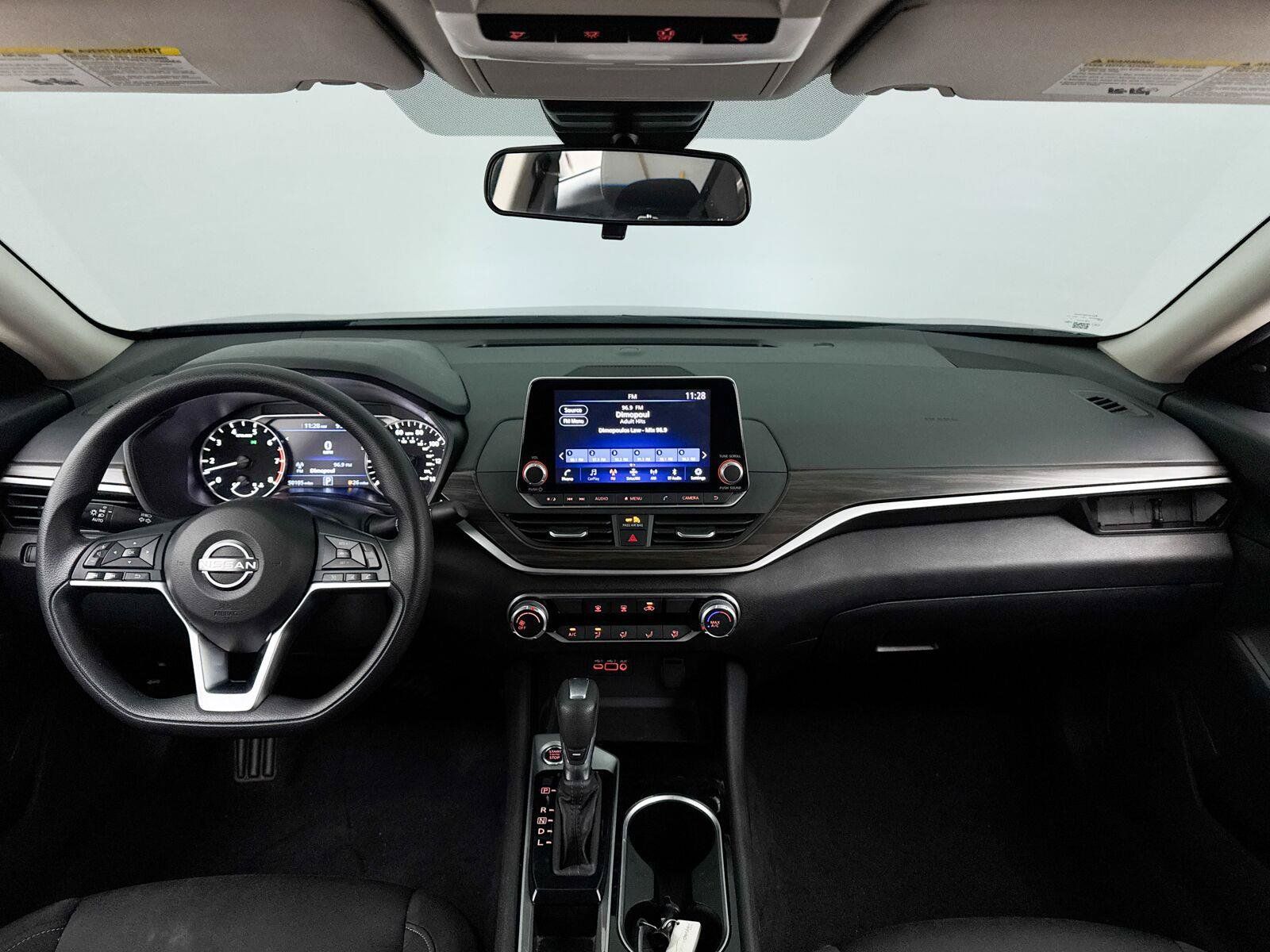 Used 2024 Nissan Altima 2.5 SV FWD image 18