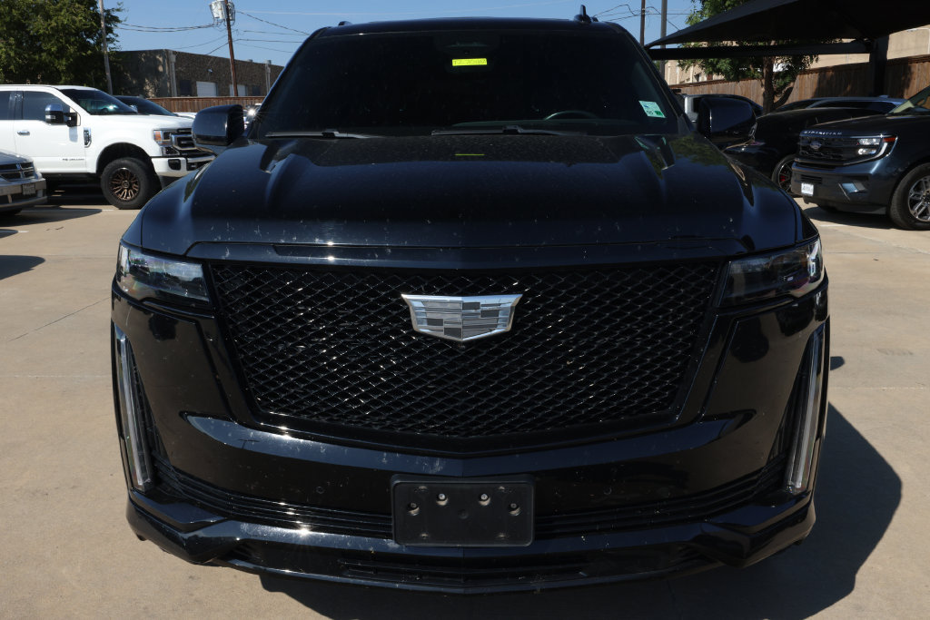 Used 2023 Cadillac Escalade Sport w/ LPO, ONYX Package AWD/4WD image 2