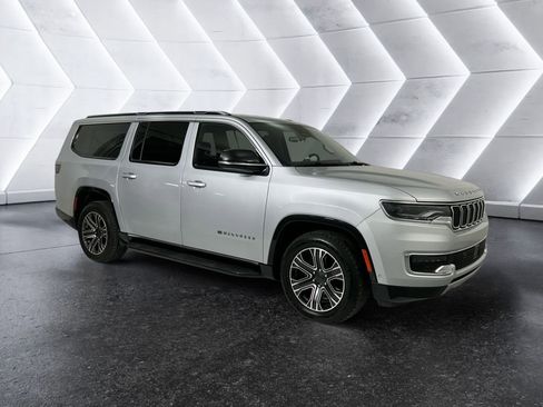 Used 2024 Jeep Wagoneer L Series II w/ Flexible Seating Group image 1