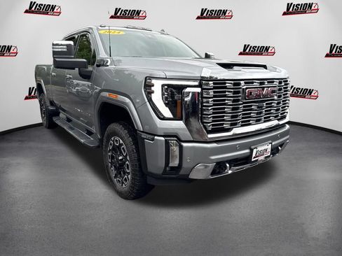 Used 2024 GMC Sierra 2500 Denali w/ Denali Reserve Package AWD/4WD image 3