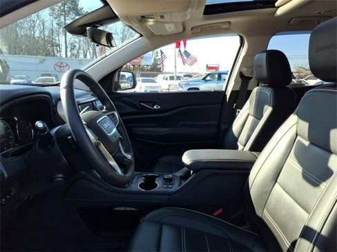 Used 2022 GMC Acadia Denali w/ Denali Technology Package image 5