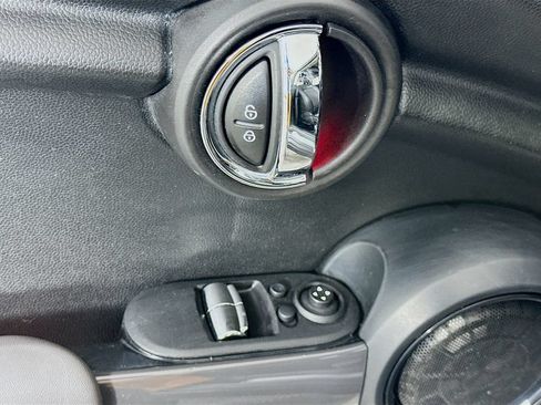 Used 2015 MINI Cooper 2-Door Hardtop FWD image 16