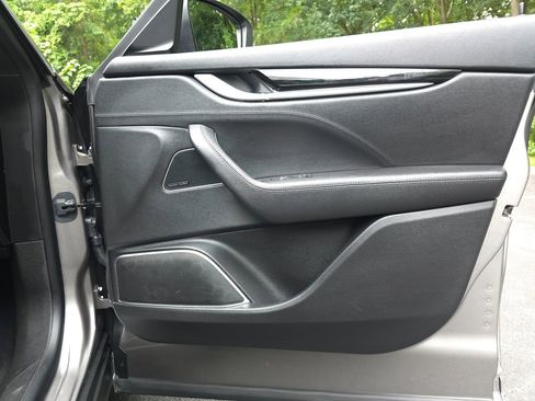 Used 2022 Maserati Levante GT image 23