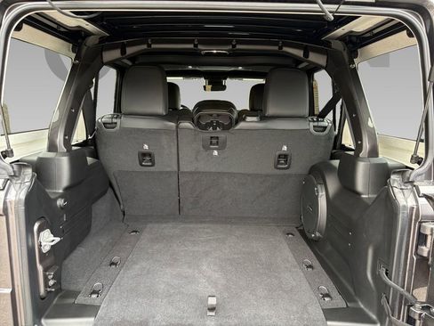 Used 2025 Jeep Wrangler Unlimited Rubicon 392 image 17