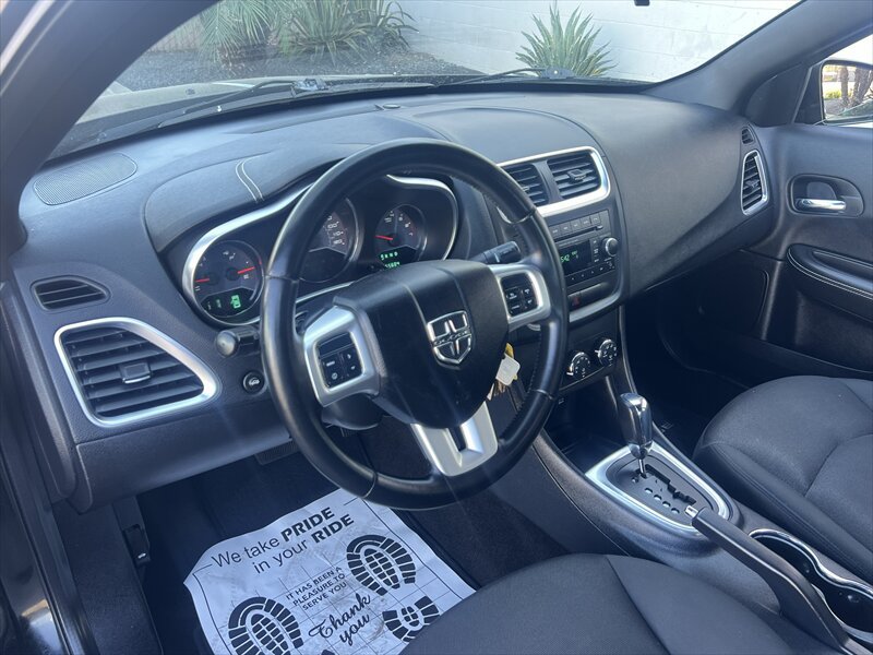 Used 2012 Dodge Avenger SXT FWD image 27