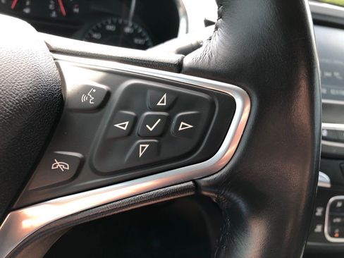 Used 2018 Chevrolet Equinox LT image 19