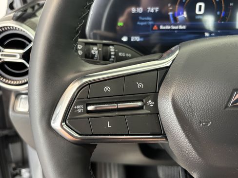 Used 2025 Chevrolet Equinox LT w/ Safety and Technology Package FWD image 12