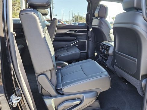 New 2025 Jeep Wagoneer Series II image 14