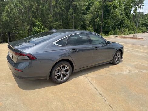 Used 2023 Honda Accord EX image 9