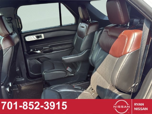 Used 2023 Ford Explorer Platinum w/ Technology Package AWD/4WD image 22