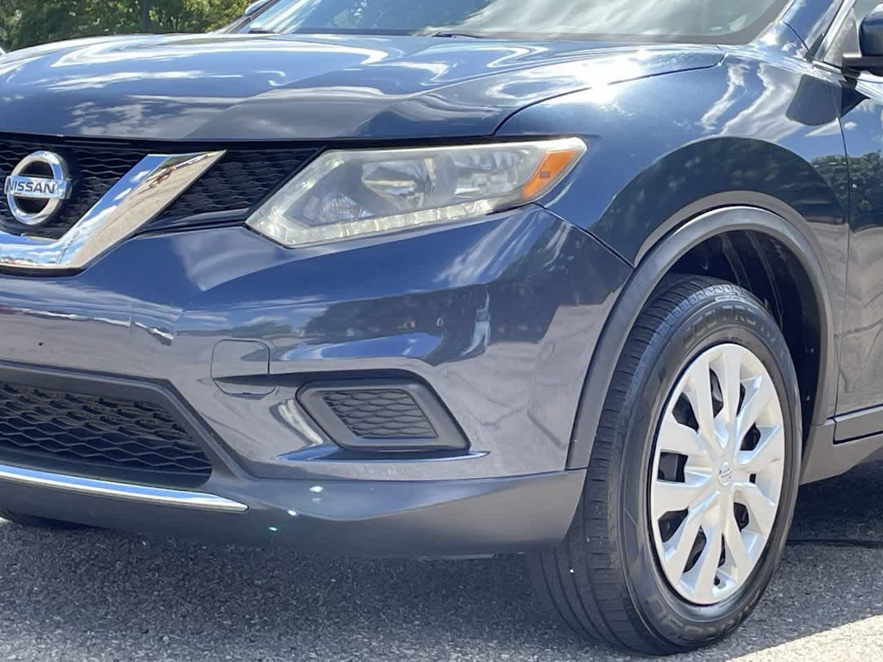 Used 2016 Nissan Rogue S w/ Appearance Package AWD/4WD image 31