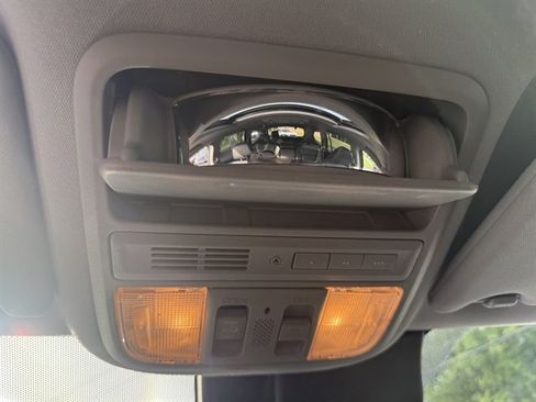 Used 2018 Honda Pilot Touring image 21