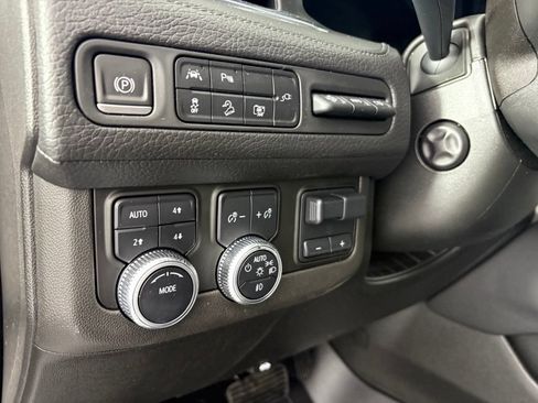 Used 2022 GMC Yukon Denali w/ Advanced Technology Package AWD/4WD image 16