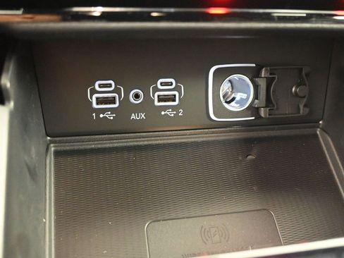 New 2025 Jeep Grand Cherokee Laredo w/ Luxury Tech Group I image 4