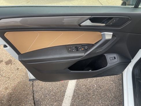 Used 2022 Volkswagen Tiguan SE image 18