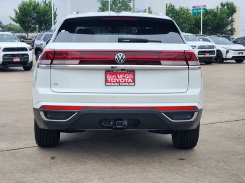 Used 2025 Volkswagen Atlas Cross Sport SE FWD image 6