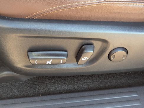 Used 2023 Toyota 4Runner Limited image 21