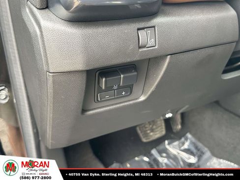 Certified 2024 GMC Canyon AT4 w/ AT4 Premium Package AWD/4WD image 22