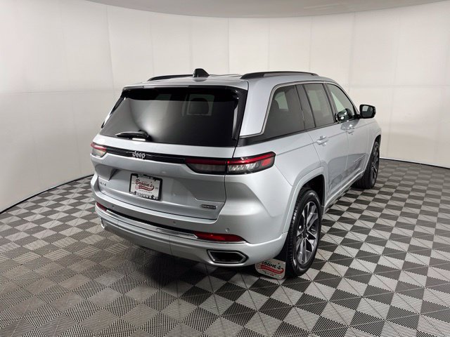 Used 2023 Jeep Grand Cherokee Overland AWD/4WD image 7